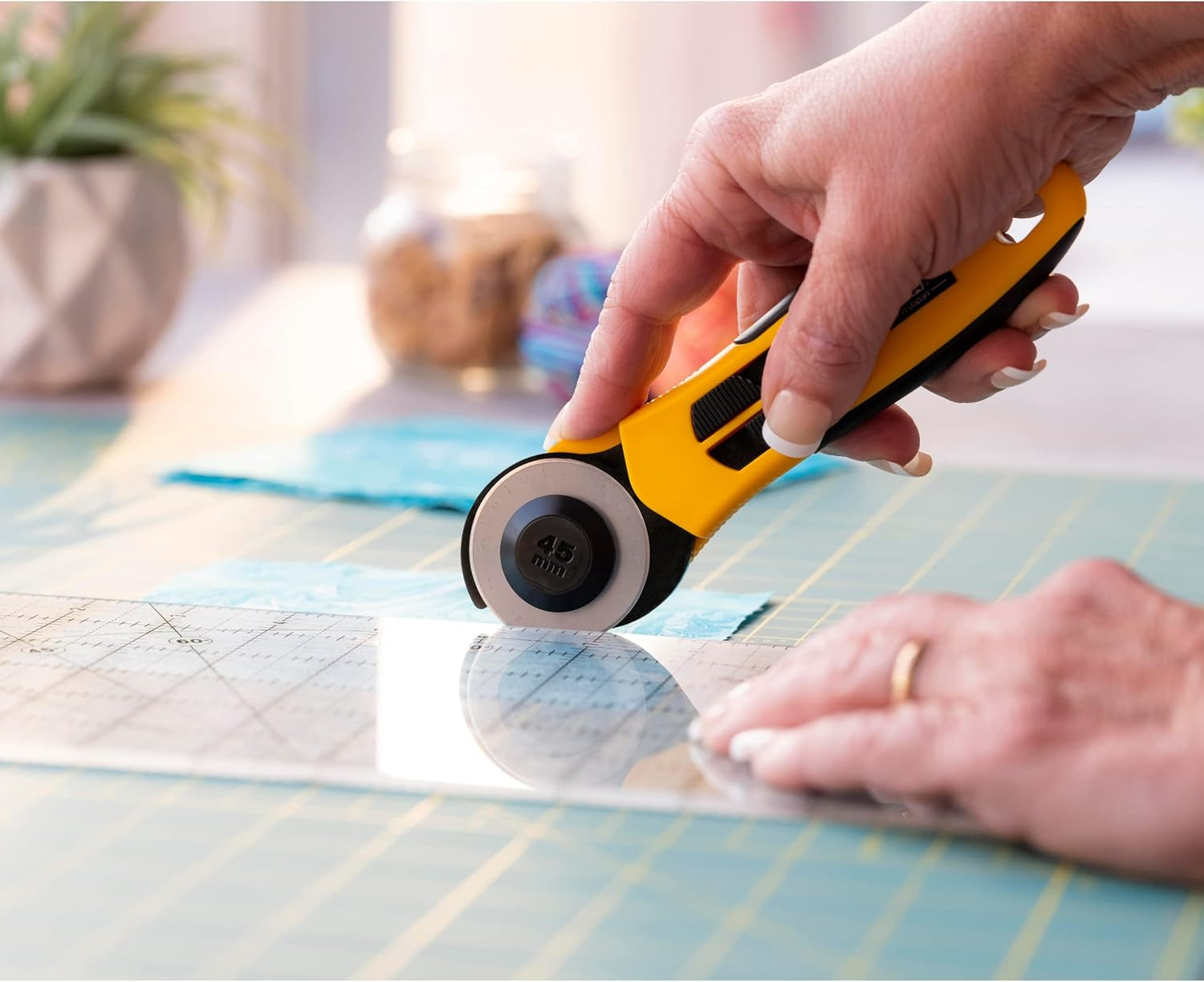 Rotary Cutter, 45Mm Quick-Change, RB45-1 Tungsten Steel Blade, Comfortable Rubber Grip, Ideal for Sewing, Quilting, Crafts, Replacement Blade:  RB45-1, Alloy Steel Blade, Made in Japan