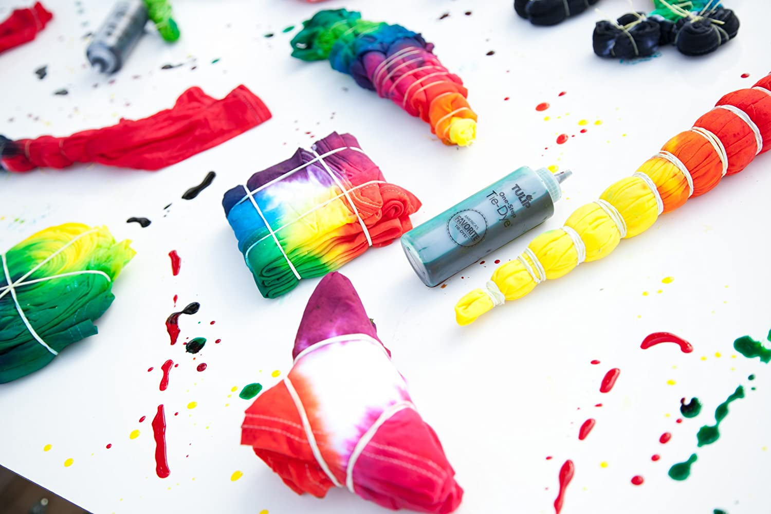 One-Step Tie-Dye Kit Extra Large Block Party 16 Oz Easy Squeeze Bottles, All-In-1 Kit for Group Activity Tie-Dye, 6, Vibrant Colors