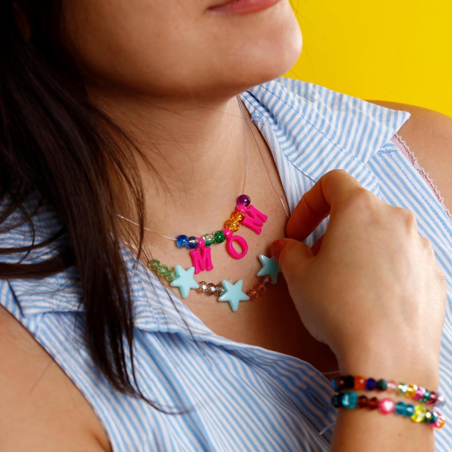 Crackle Glass Beads 1100Pcs 24 Colors. Crystal Glass Beads for Jewelry Making Bulk Kit (6Mm). Lampwork Glass Beads for Bracelets Making for Kids & Adults with Elastic String & Organizer.