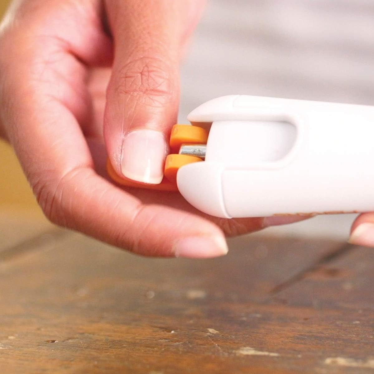 Crafts  Easy Change Detail Blade, Heavy Duty Knife W/#2, Multicolor