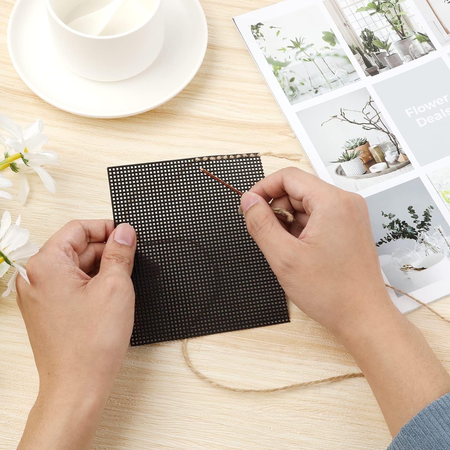 6Pcs Plastic Mesh Canvas Sheets, 10 CT Plastic Mesh Canvas Sheets for Embroidery Making, Cross Stitch Plastic Aida Mesh Screen for Crafts DIY Crochet Projects (13X10Inch, Black)