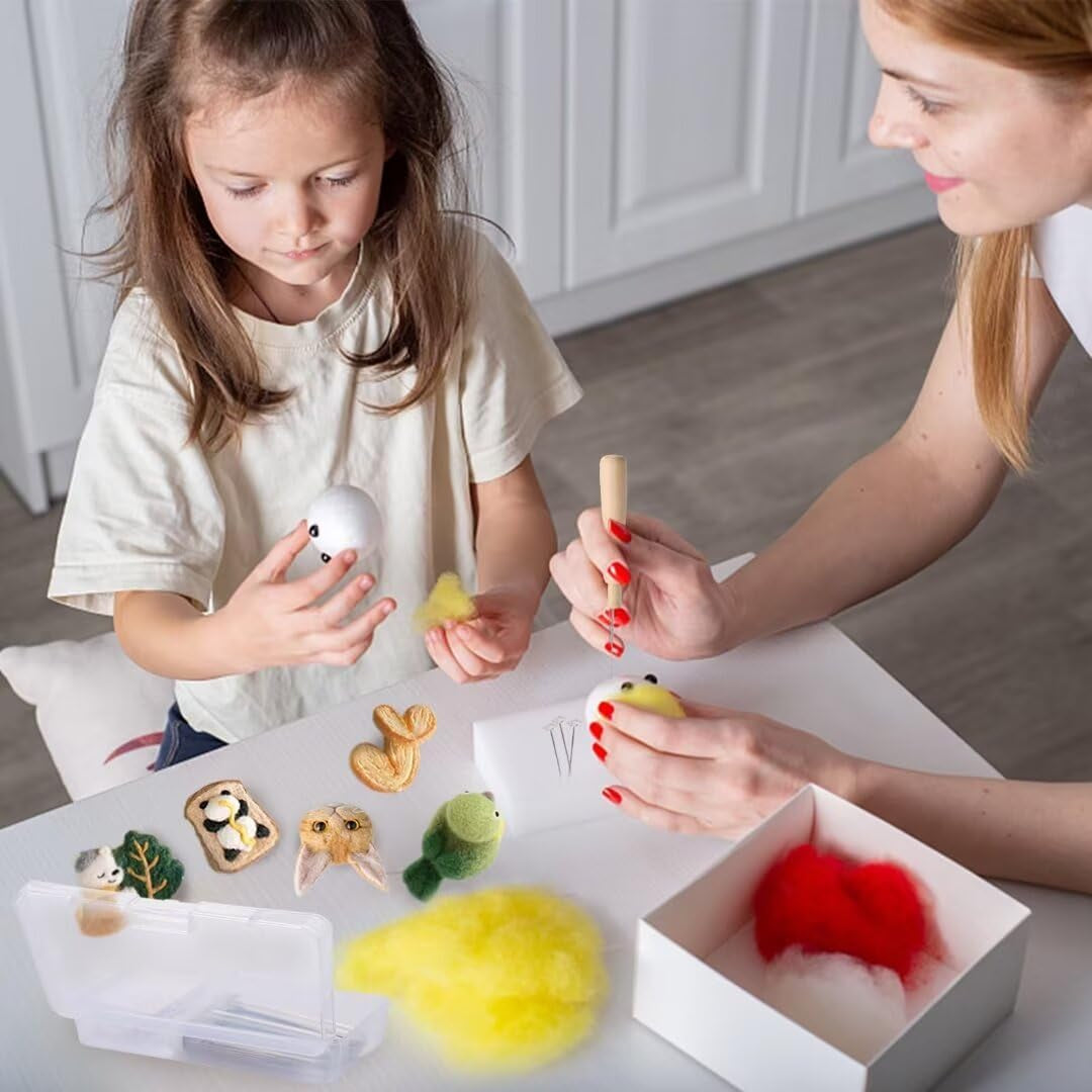 Needle Felting Tools - 134Pcs Felting Kits for Beginners Adults, 3 Sizes 102 Pcs Wool Felting Needles & 3 Wooden Handle for Making Felt Animals Doll Painting Handicraft Gifts