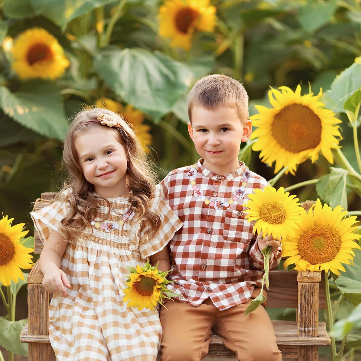 16Pcs Highland Cow Focal Silicone Beads round Rectangle Heart Shape Loose Spacer Beads Assorted Cattle Beads for DIY Crafts Jewelry Necklaces Bracelets Keychain Pen Making