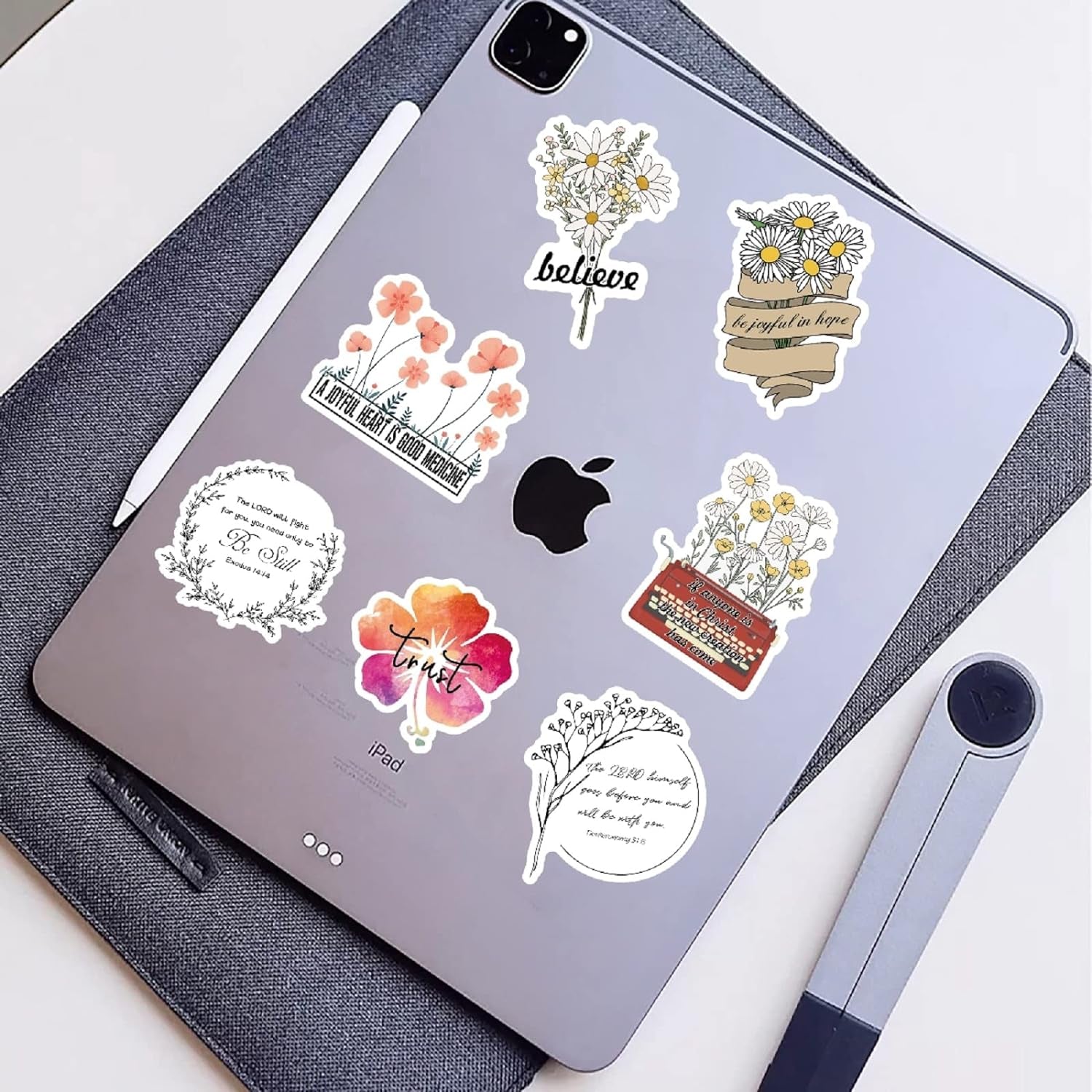 200Pcs Inspired Christian Stickers, Bible Verse Stickers, Blossoms Stickers for Water Bottle Laptop Scrapbooking Decals Christian Gifts Bible Journaling Supplies