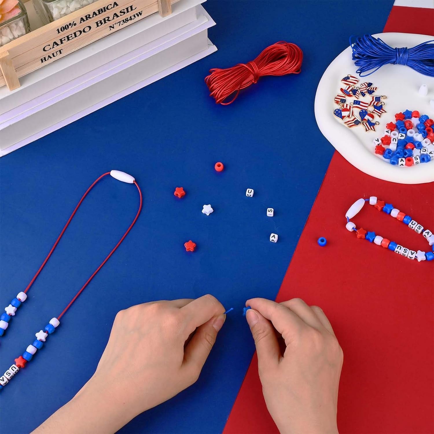 4Th of July Jewelry Craft Kits DIY Bead Necklace Crafts USA Letter Beads Red White Blue Beads for Patriotic Day Jewelry Making Kits Independence Day Decorations