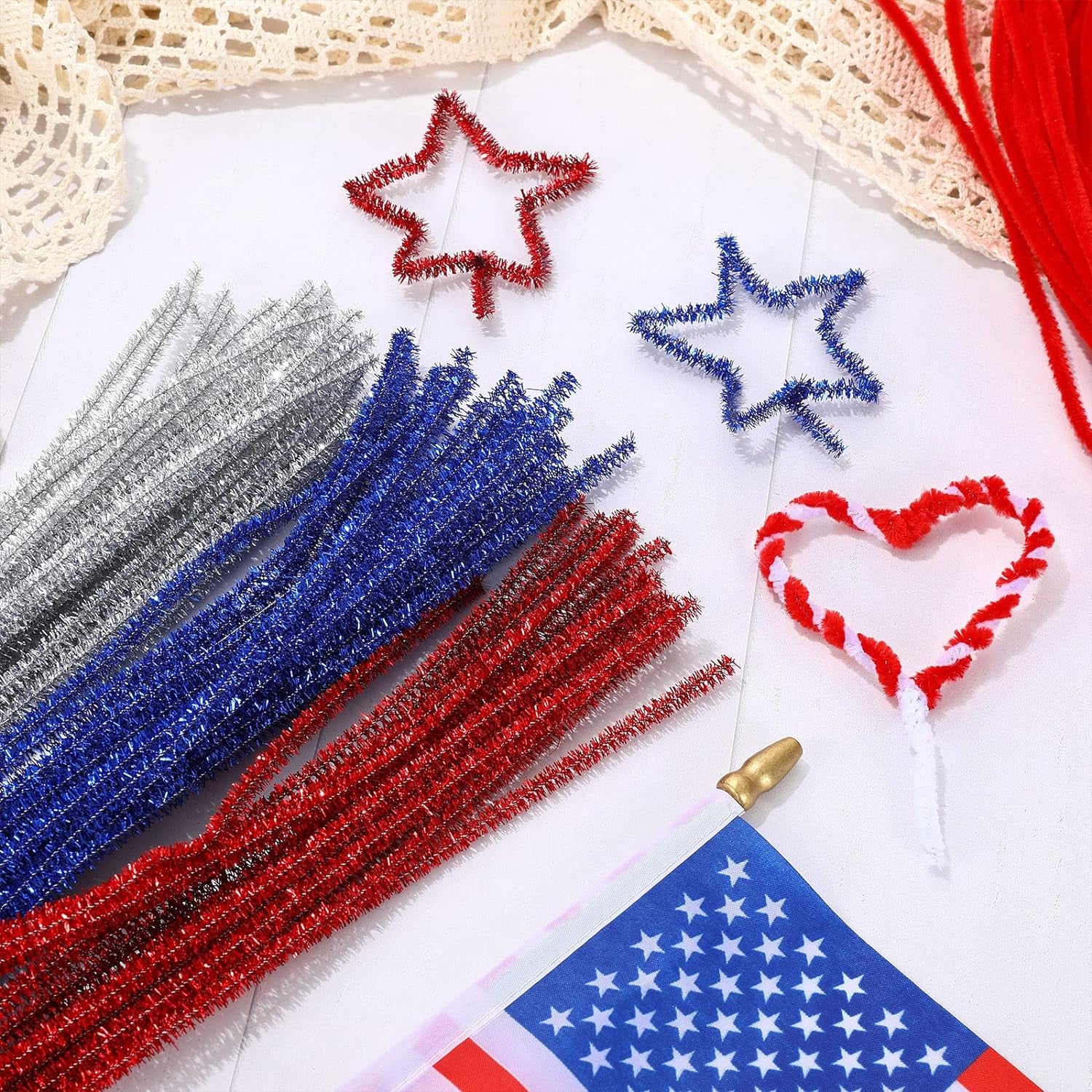 500Pcs Independence Day Pipe Cleaners Red White Blue Silver Colorful Pipe Cleaners Craft Supplies Glitter Chenille Stems for 4Th of July Patriotic Party DIY Art Craft Decorations