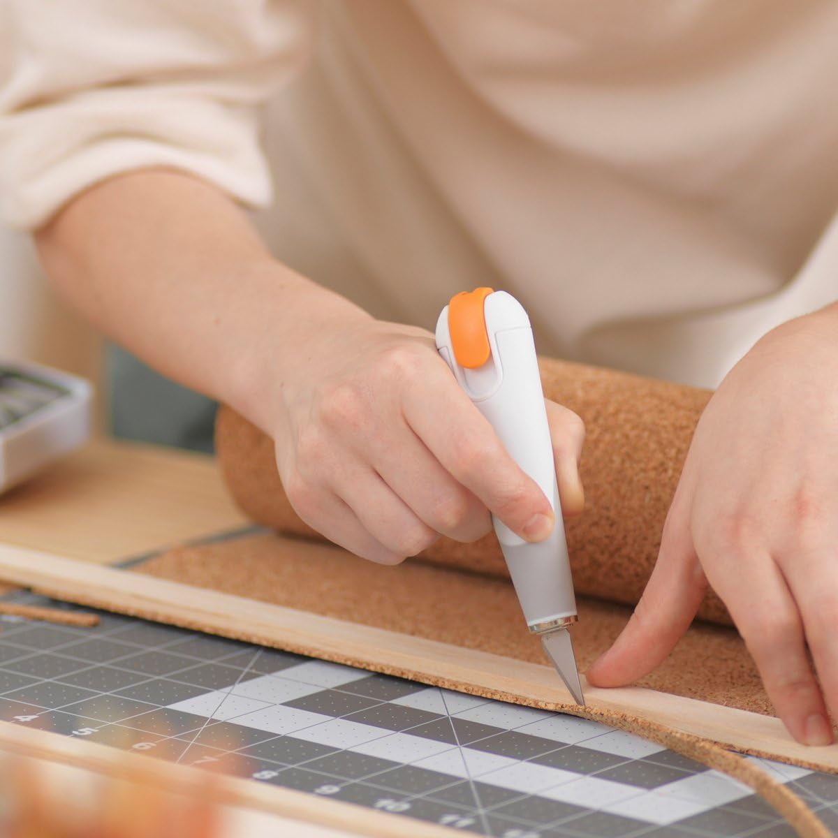 Crafts  Easy Change Detail Blade, Heavy Duty Knife W/#2, Multicolor