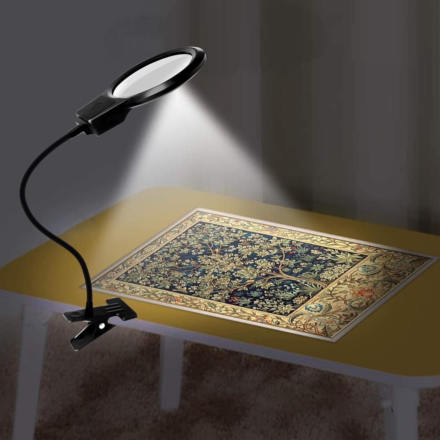 5D Diamond Painting Tools, LED Light with Magnifiers for Diamond Painting, 4X &amp; 6X Magnifier LED Light with Clip and Flexible Neck, 5D Diamond Painting and Cross Stitch Tool Accessory Magnifier Lamp