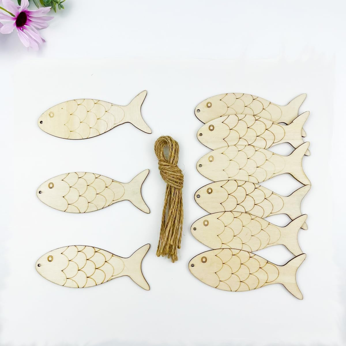 30Pcs Unfinished Fish Shaped Wood Cut Out Fish Wood DIY Crafts Cutouts Blank Wooden Fish Shaped Hanging Ornaments for Wedding Birthday Ocean Animal Themed Party Decoration