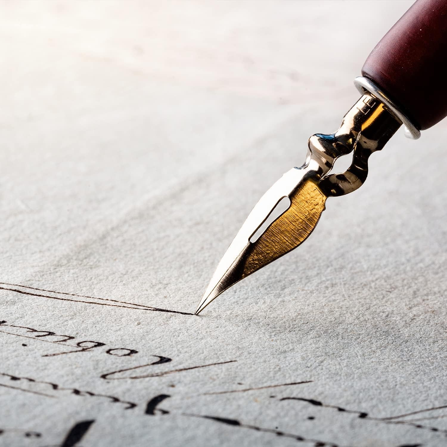 Hhhouu Calligraphy Set for Beginners Quill Pen and Ink Set Fancy Pens with Black Ink and 11 Nibs for Lettering,Drawing, Journaling, Signing, Invitation HO-Q-301