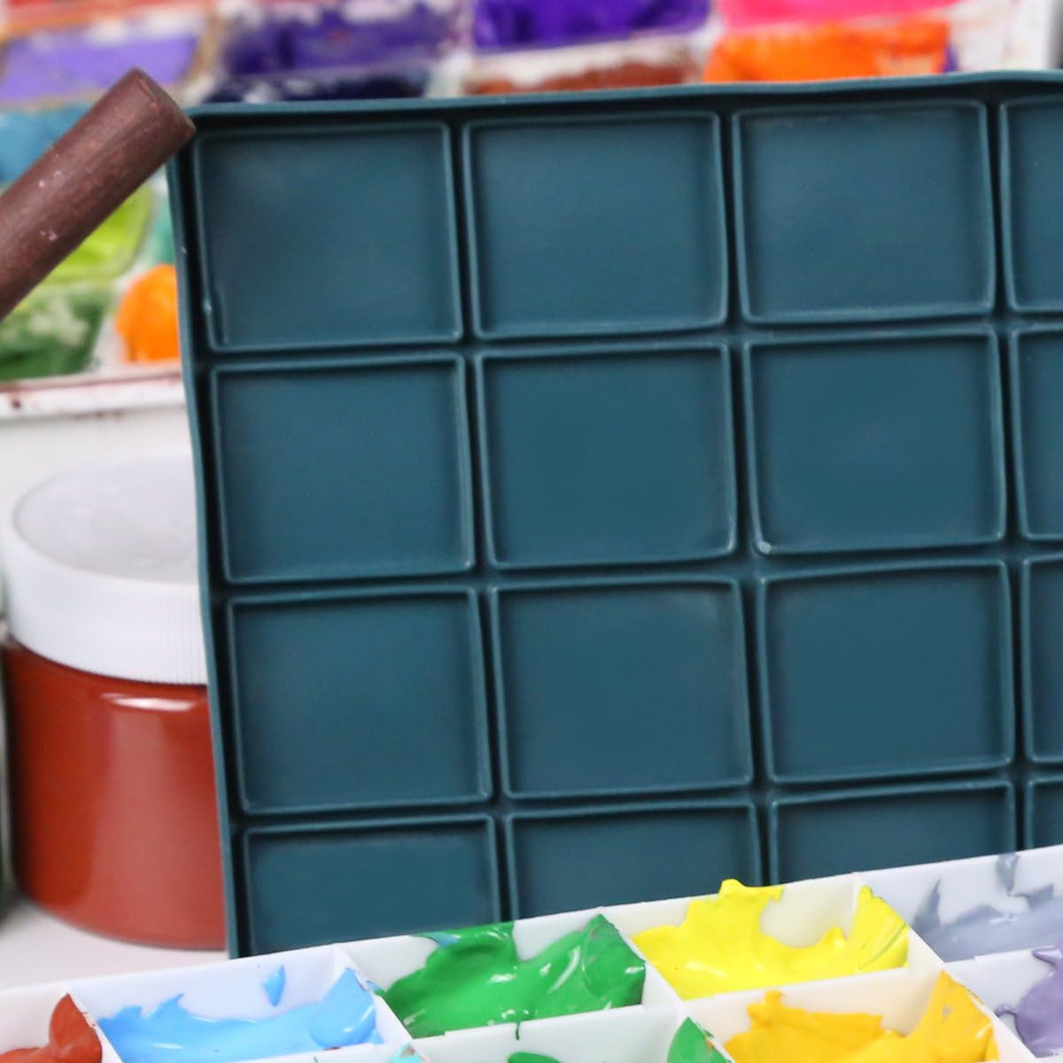 Artist Paint Saver Palette 24 Wells with 1 Fine Paintbrush