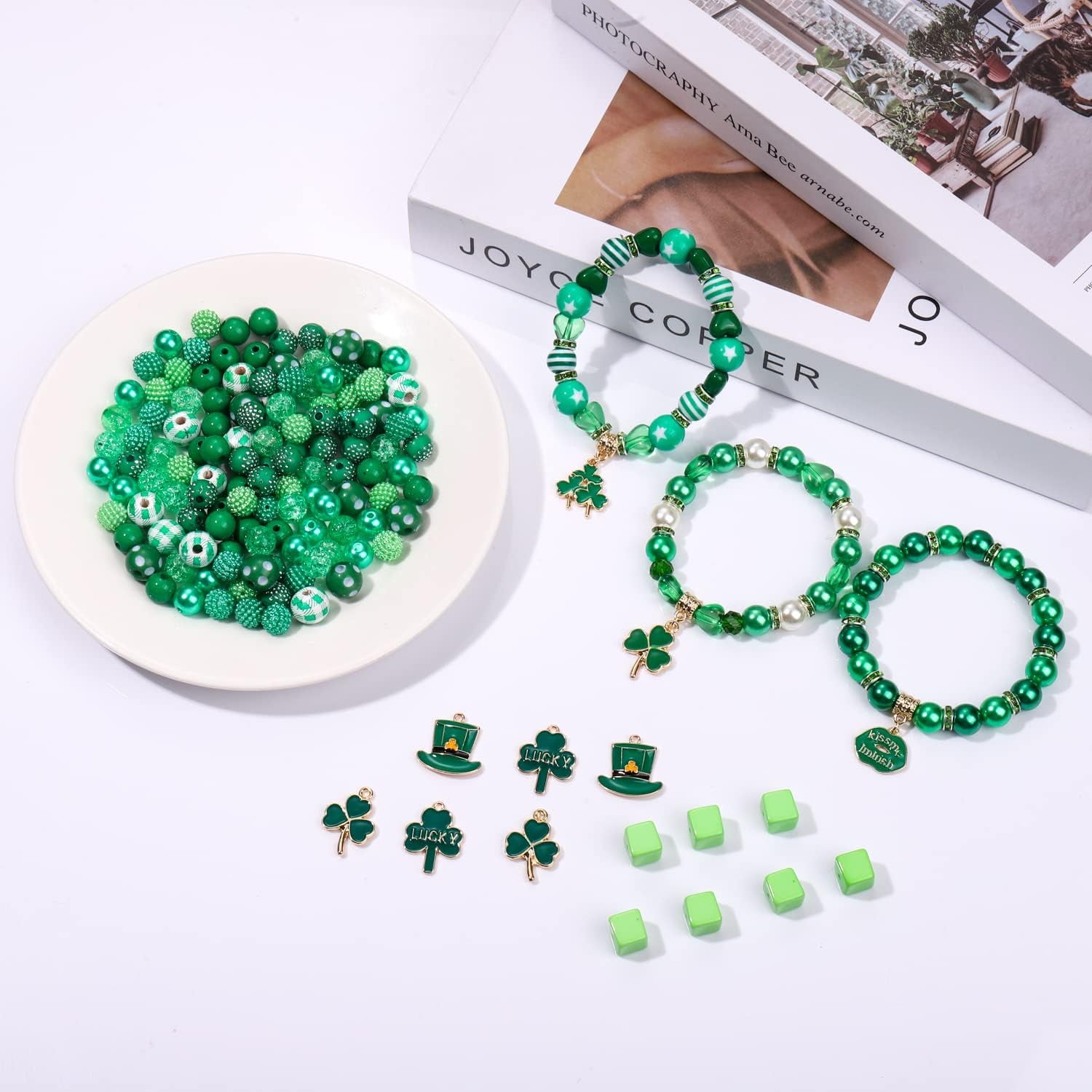 2566PCS+ St. Patrick'S Day Beads for Jewelry Making Green Heishi Pearl Star Letter Clay Wooden Irish round Loose Beads with Enamel Luck Shamrock Hat Pendants for DIY Necklace Bracelets Making Kit