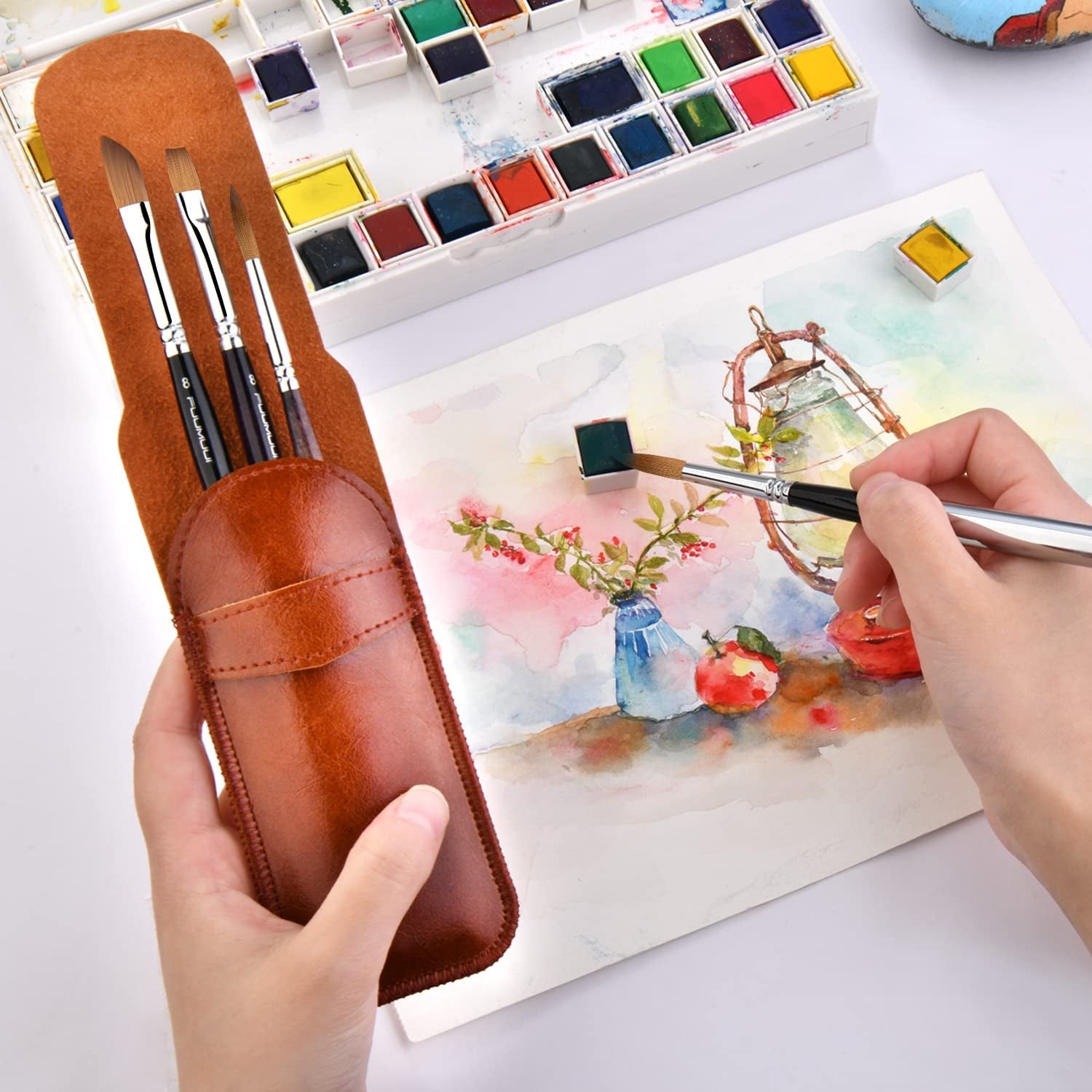 Sable Travel Watercolor Brushes,  4Pcs Kolinsky Sable Watercolor Travel Brushes with Leather Pouch - Fine Point Rounds Dagger Flat for Watercolor Gouache Ink Painting