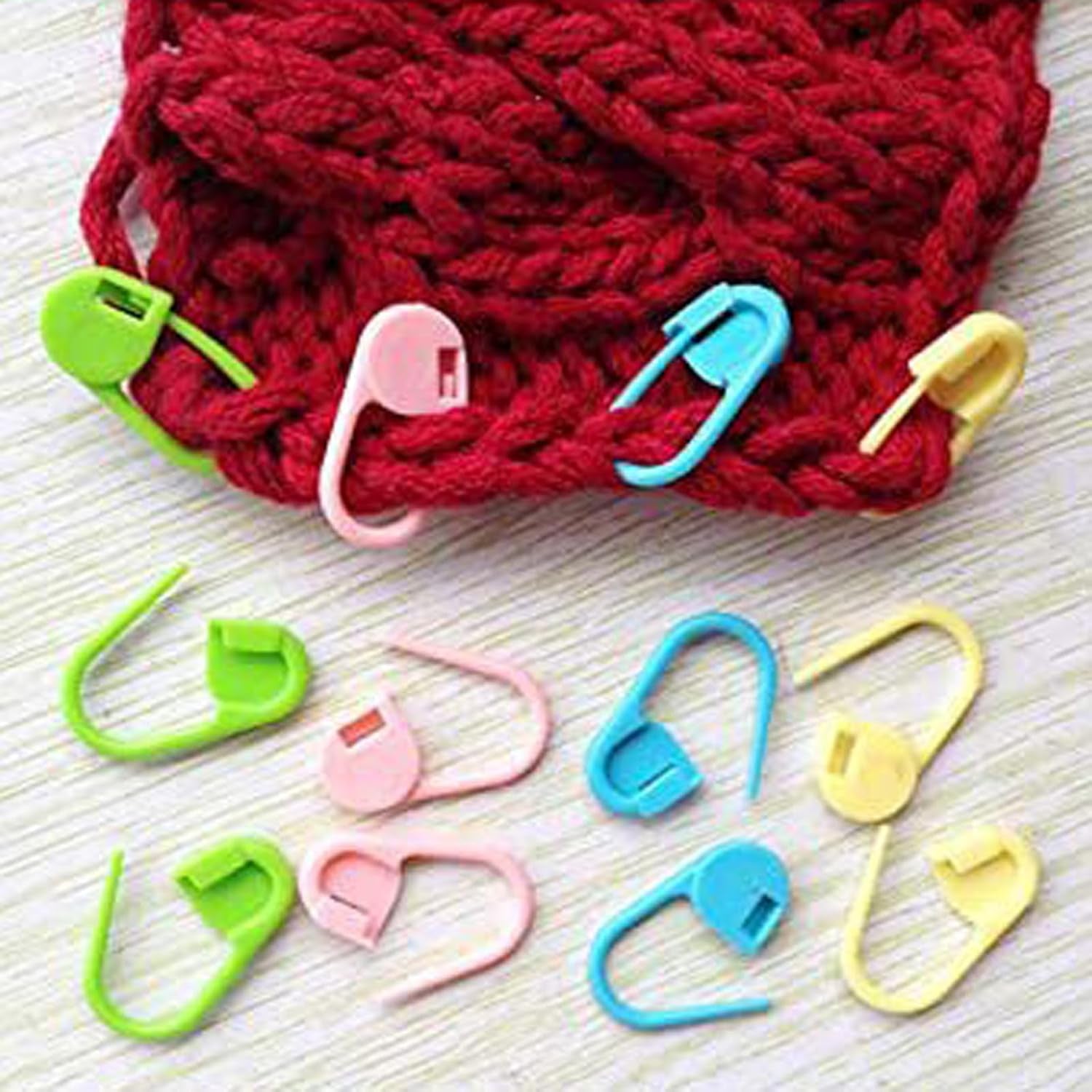300 Pcs Stitch Markers,15 Colors Knitting Crochet Locking,15 Pcs Large Eye Blunt Sewing Needles with Storage Box