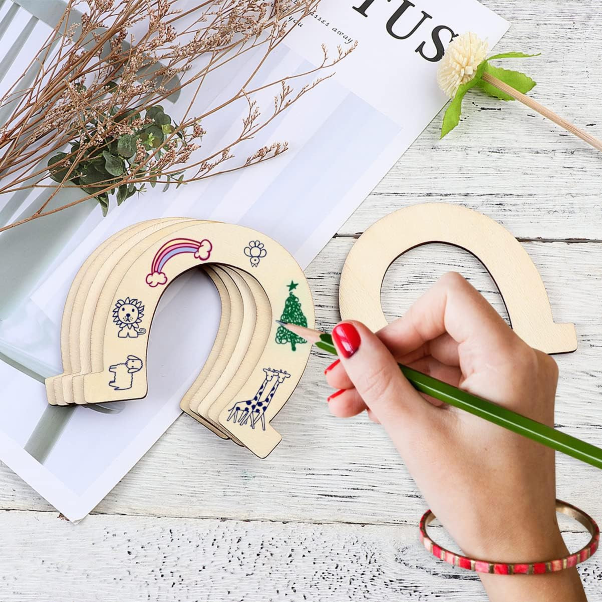 Horseshoe Wood Cutout 24Pcs Horseshoe Shape Wood Slices Unfinished Wood Chips Handicrafts Home Decorative Wooden Cutouts DIY Crafts Home Decoration Craft Projects
