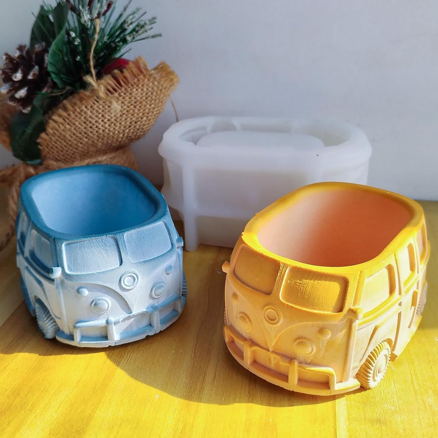 3D Bus Flower Pot Silicone Mold Container Bowl Resin Mold Retro Car Shape Candle Vessel Concrete Cement Mold Epoxy Resin Casting Silicone Molds Succulent Planter Storage Box DIY Art Crafts