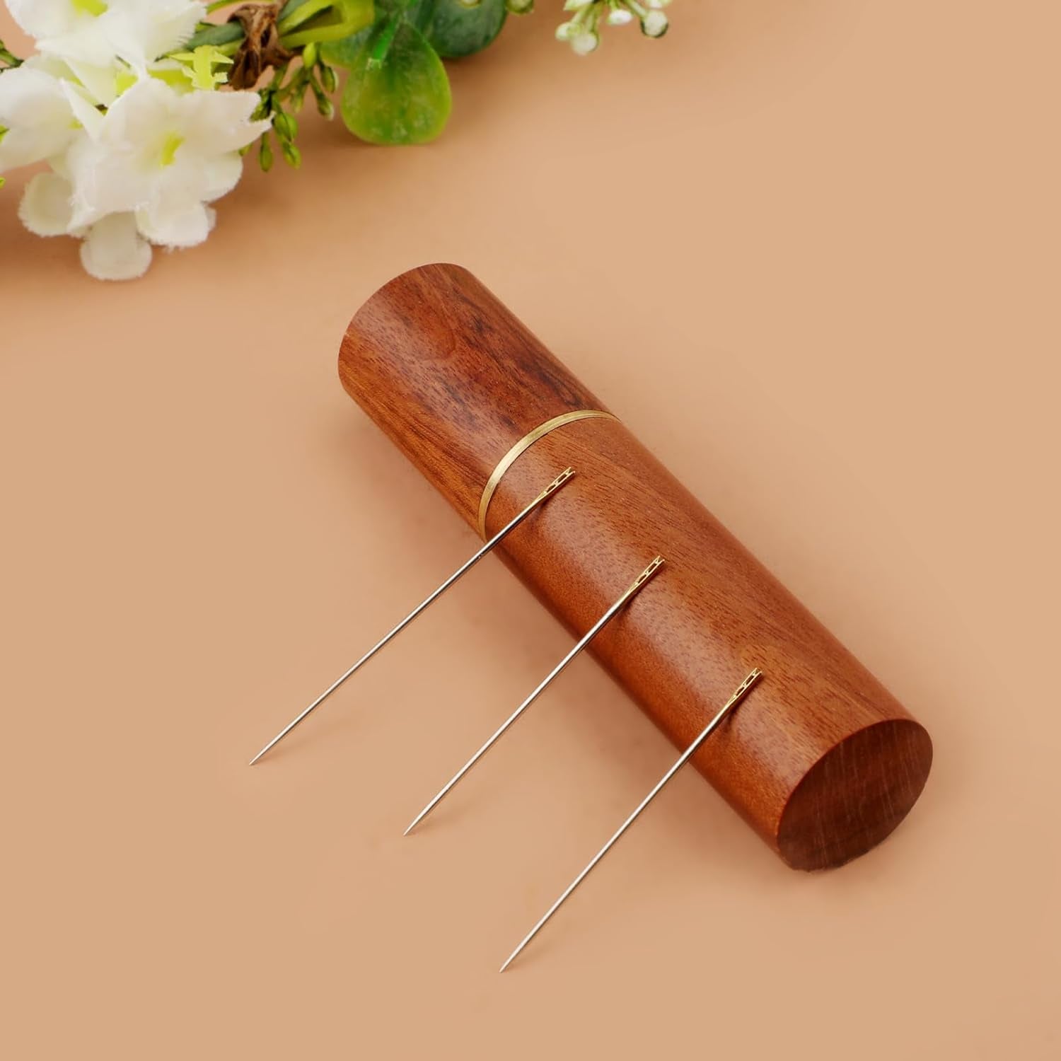 12Pcs Self Threading Needles, 3 Sizes Top Hanging Needles Embroidery Blind Needles Kit with Sandalwood Needle Box Hand Yarn Knitting Stitching Needles for DIY Embroidery Mending Sewing Projects (Gold)