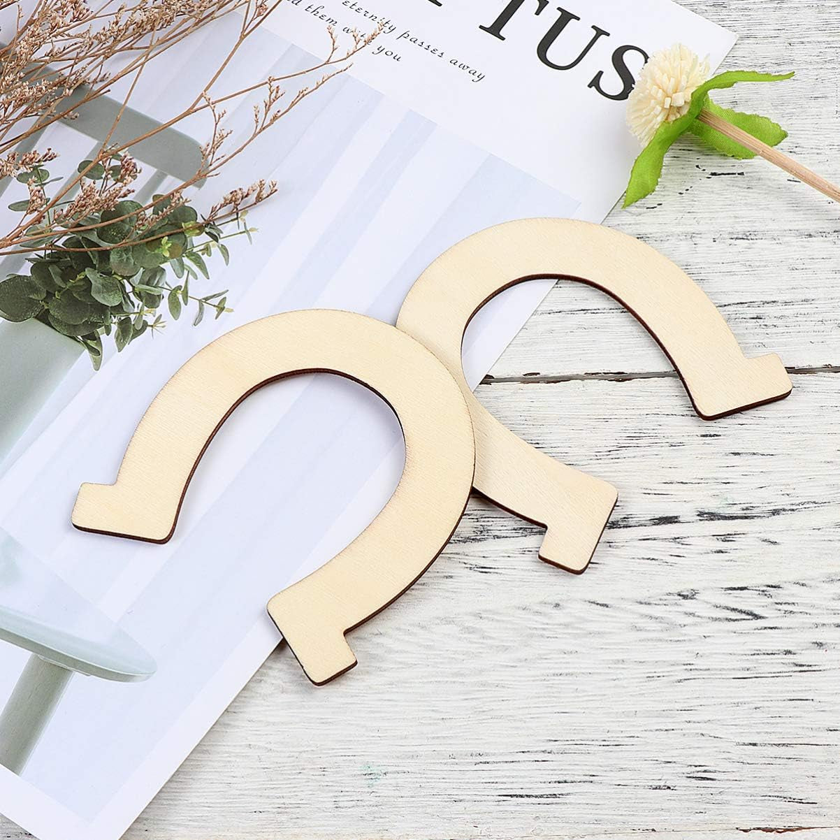 Horseshoe Wood Cutout 24Pcs Horseshoe Shape Wood Slices Unfinished Wood Chips Handicrafts Home Decorative Wooden Cutouts DIY Crafts Home Decoration Craft Projects