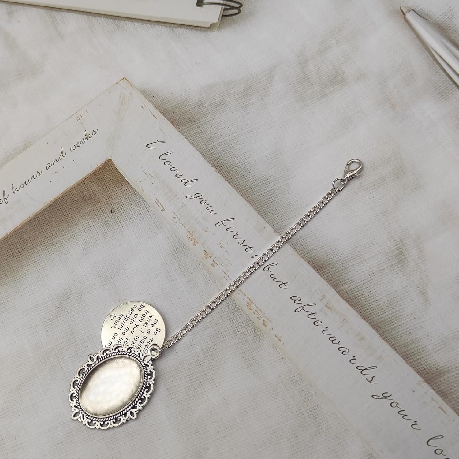 Graduation Memorial Photo Charm, Tassel Memorial Charm Graduation Decorations Class of 2024, DIY Memory Mortarboard Pendants for Graduation Cap