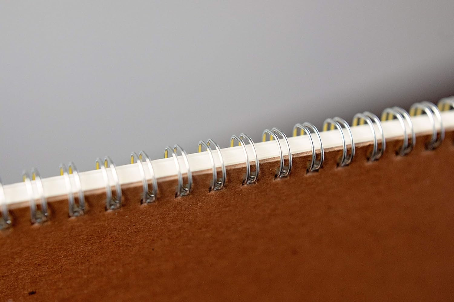 300 Series Charcoal Paper Pad, Top Wire Bound, 9X12 Inches, 32 Sheets (64Lb/95G) - Artist Paper for Adults and Students - Charcoal and Pastel