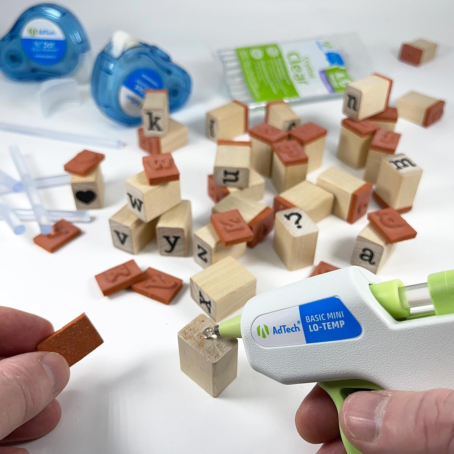 Low Temp Mini Gun Kit with Glue Sticks