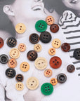 225Pcs Wooden Buttons for Sewing Buttons, Wood Buttons for Crafts Buttons, Assorted round 4 Hole 2 Hole Mixed Buttons for Sewing Clothing DIY Crafting Decorations Buttons, 7 Sizes