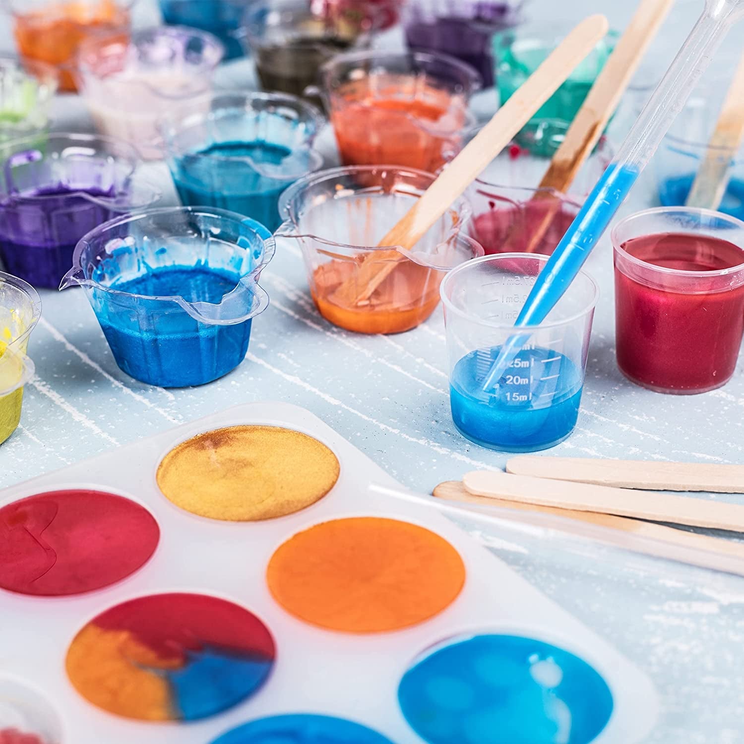 Epoxy Mixing Cups Kit,200Pcs, Plastic, 30Ml Disposable Measuring Cups,50 Wooden Stirring Sticks, Dropper for Paint Mixing, Jewelry Making