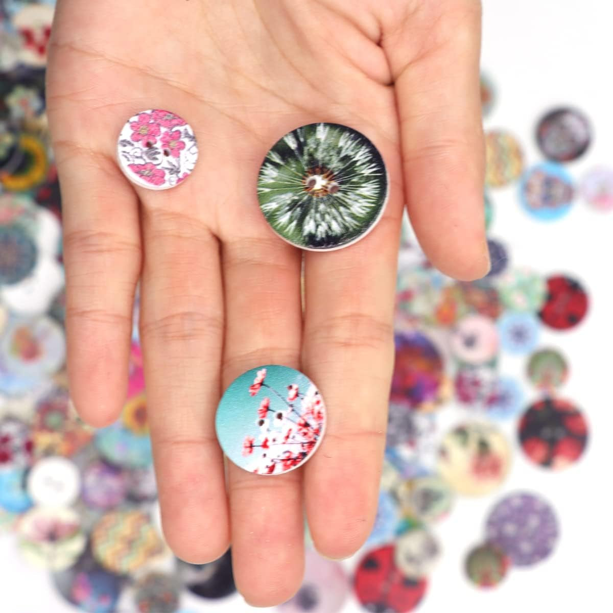 400 Pcs Wooden Buttons,Many Styles Decorative Sewing Button,Buttons for Crafts,2 Holes round Decorative Painted Wood Buttons,Cute Buttons,3D Buttons for DIY Sewing(20Mm,15Mm,25Mm)