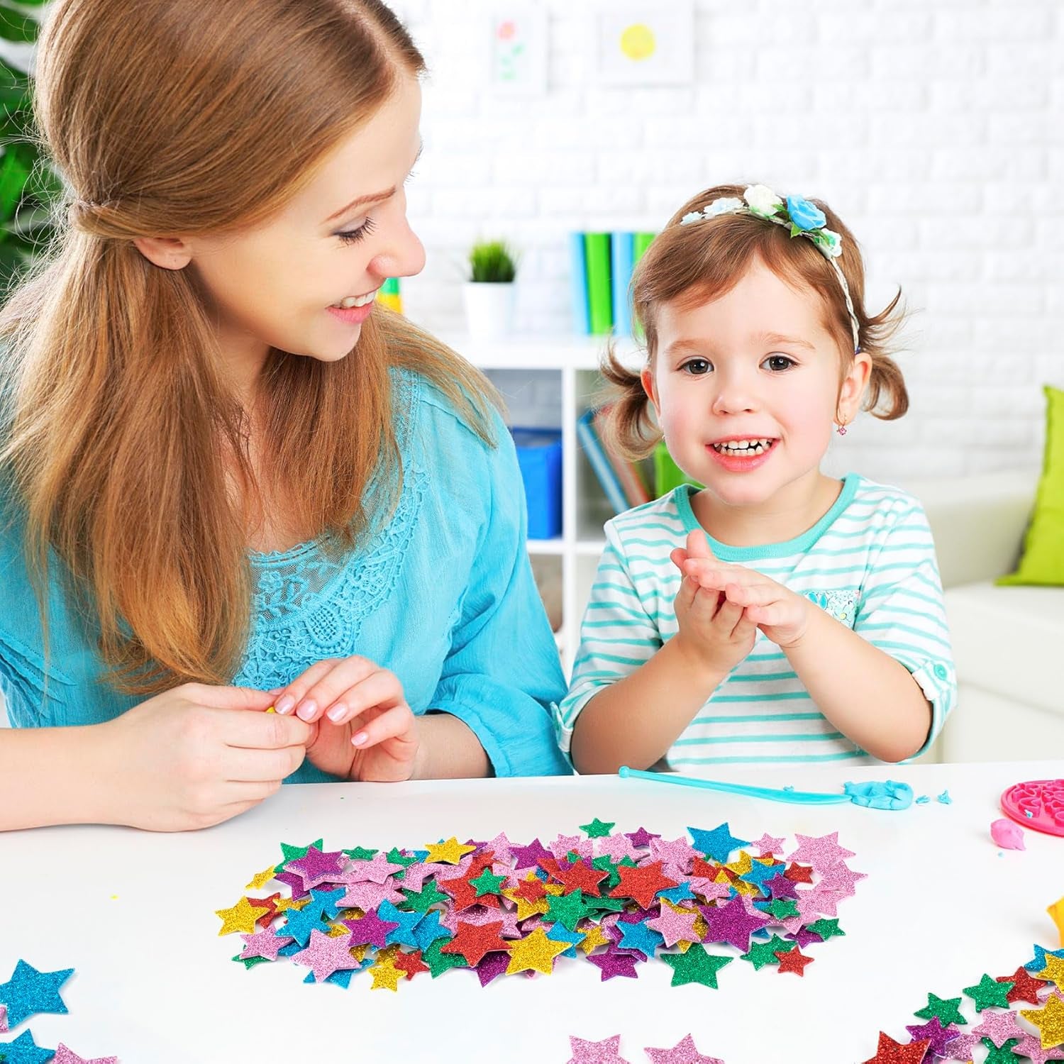 540Pcs Glitter Foam Star Stickers Self Adhesive Stars Wall Stickers for Scrapbooks Greeting Cards Home Birthday Party Graduation Decoration