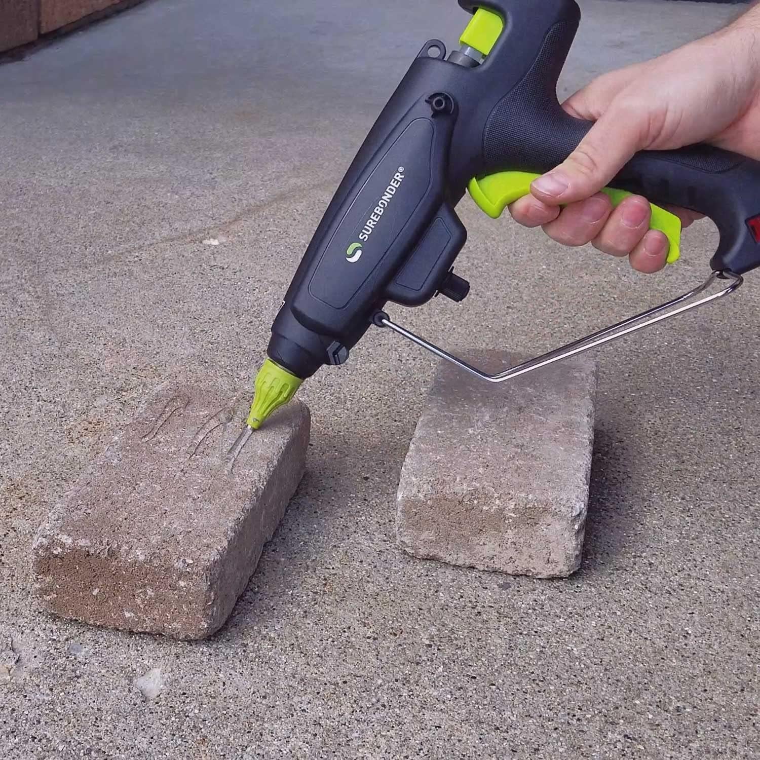 Construction Professional Grade Adhesive Hot Melt Glue Sticks - Full Size 10" L, 7/16" D - 1 Minute Working Time, for Home Repairs & Strong Bonds, Made in USA (CG-1R10T)