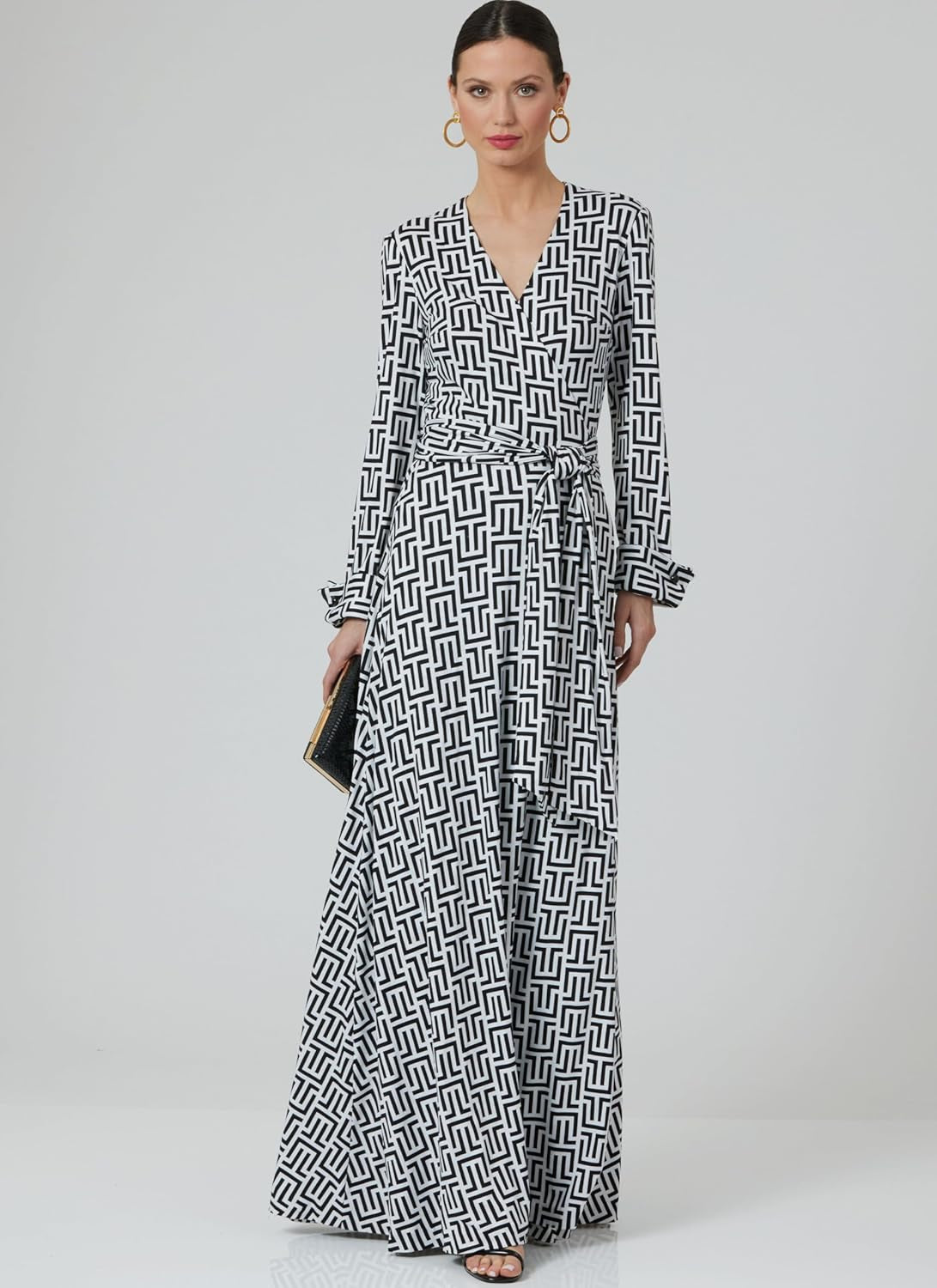 Vogue V2000H5 Misses' Wrap Dress Sewing Pattern Packet by Diane Von Furstenberg, Design Code V2000, Sizes 6-8-10-12-14