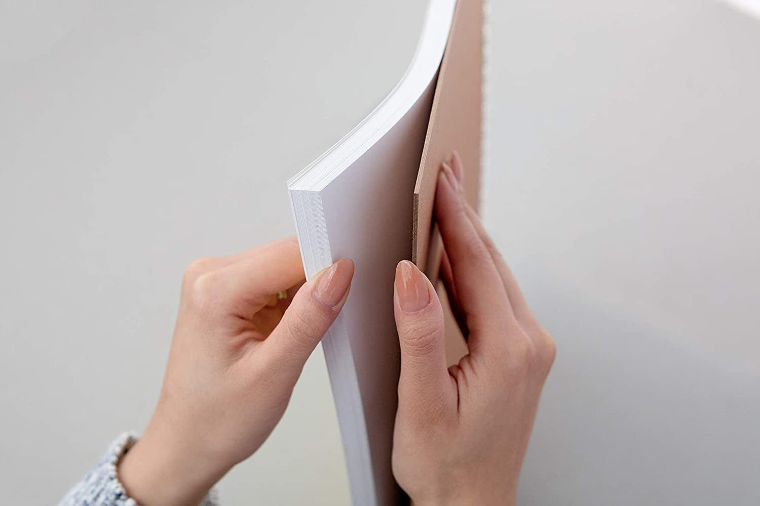 200 Series Sketch Pad, 9X12 Inch, 100 Sheets, Tape Bound - Artist Sketchbook for Drawing, Illustration, Art Class Students