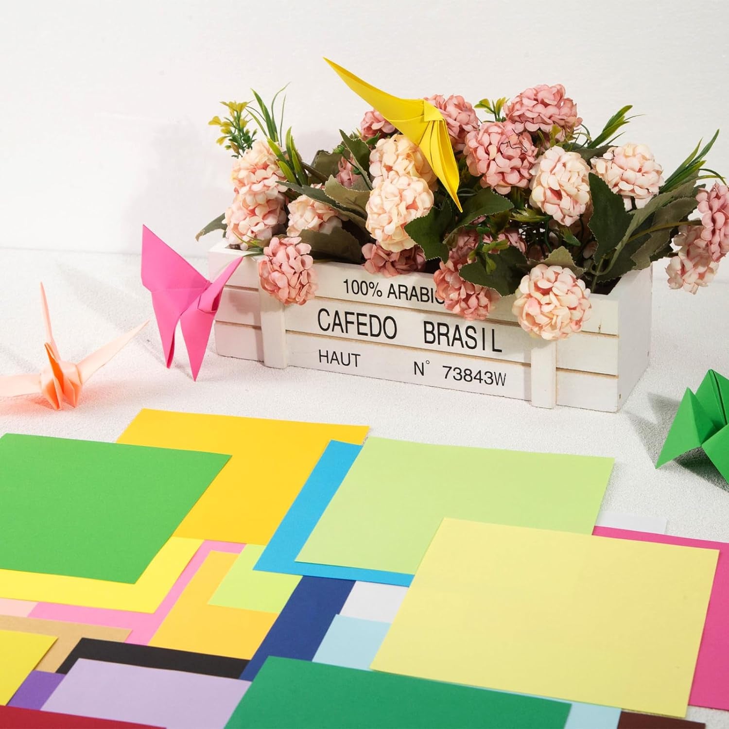 250 Sheets Oragami Paper Bulk, Double Sided Craft Paper 6 X 6 Inch Square Paper Oragami Paper for Beginners Arts and Crafts 25 Colors
