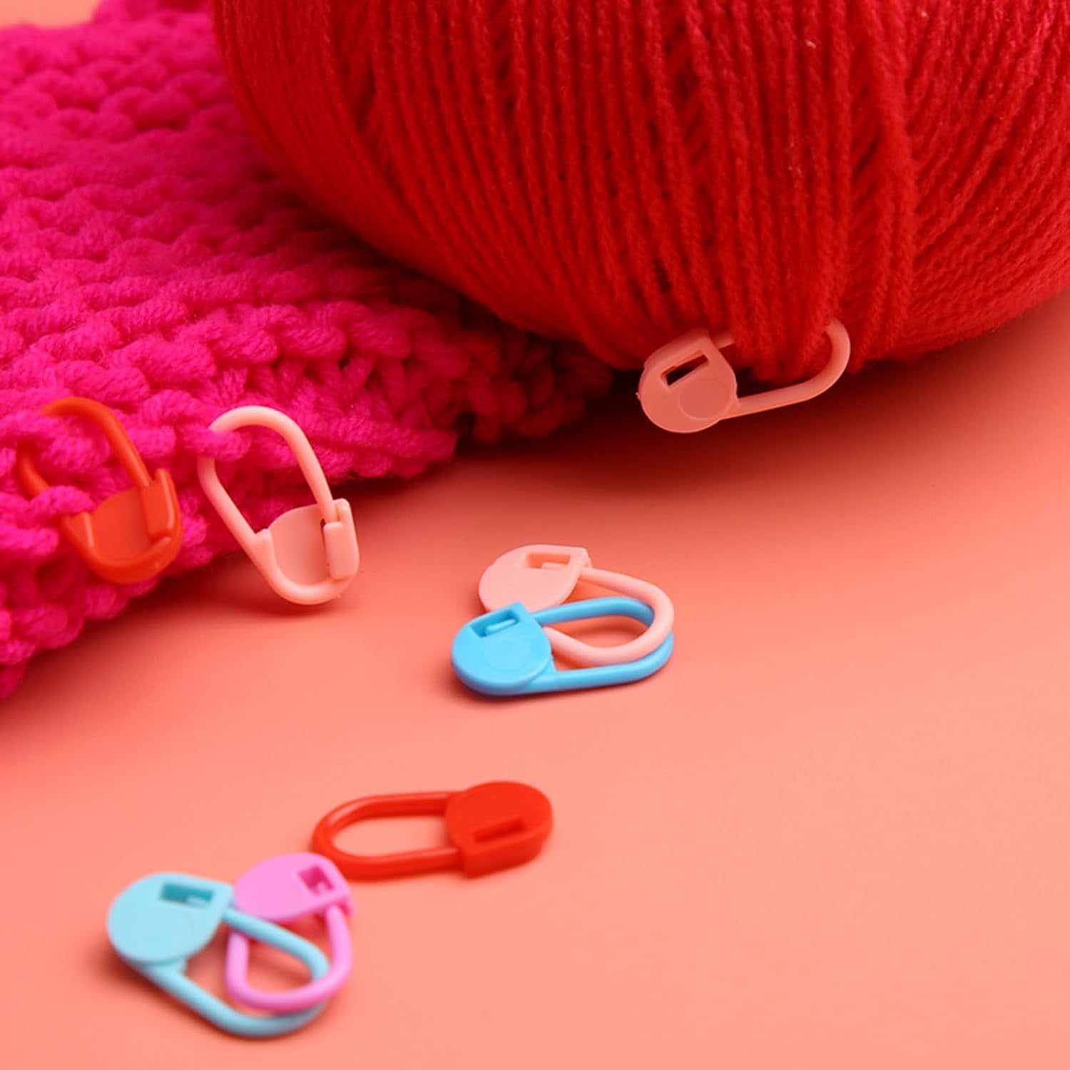 300 Pcs Stitch Markers,15 Colors Knitting Crochet Locking,15 Pcs Large Eye Blunt Sewing Needles with Storage Box