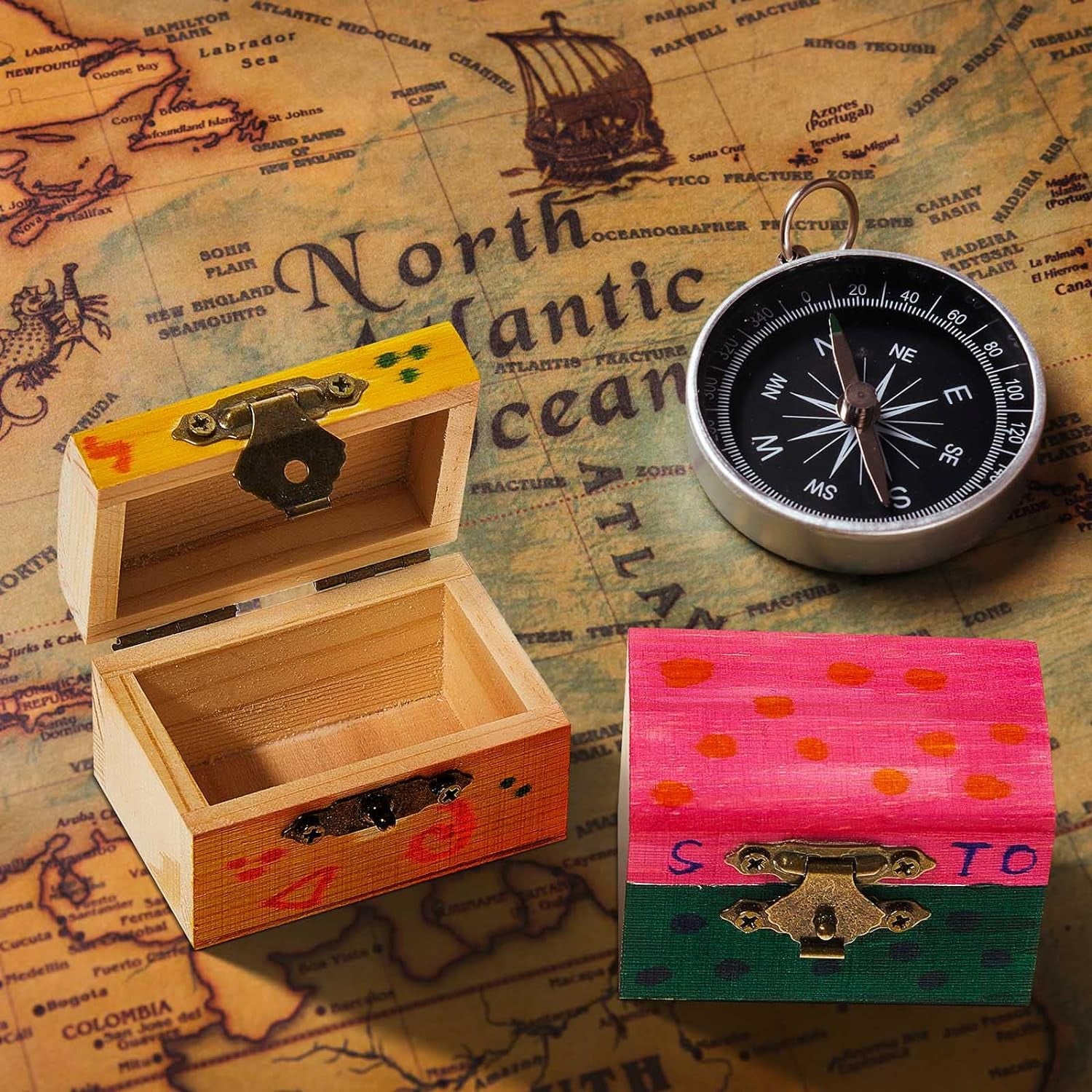 20 Pcs Unfinished Treasure Chest Box Small Wooden Box Mini Treasure Box with Locking Clasp Pirate Chest Party Favors for DIY Crafts Home Decor Props, 2.3 X 1.5 X 1.5 Inch