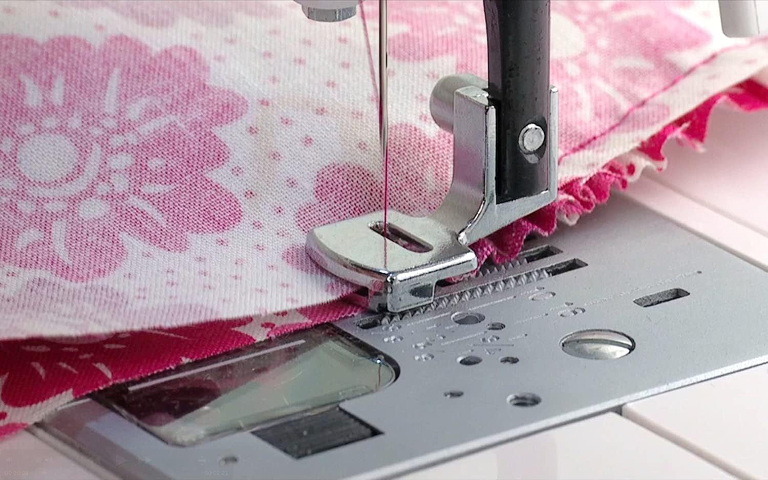 | Gathering Presser Foot for Low-Shank Sewing Machines, Simutaneously Trims & Hems Edges, Zig-Zag and Over-Edge Stitches - Sewing Made Easy