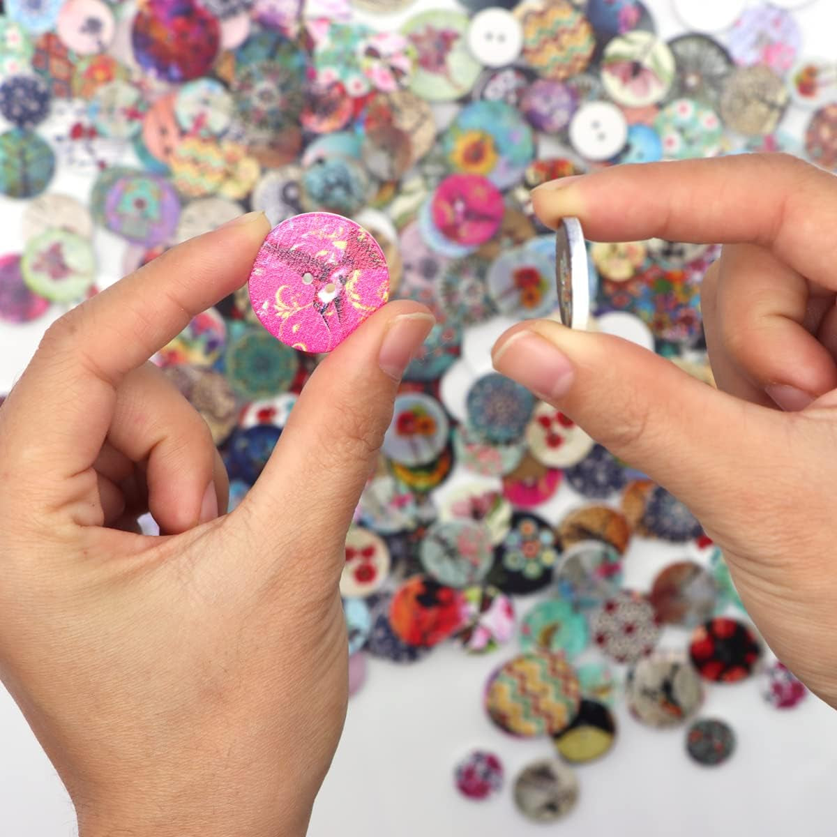 400 Pcs Wooden Buttons,Many Styles Decorative Sewing Button,Buttons for Crafts,2 Holes round Decorative Painted Wood Buttons,Cute Buttons,3D Buttons for DIY Sewing(20Mm,15Mm,25Mm)