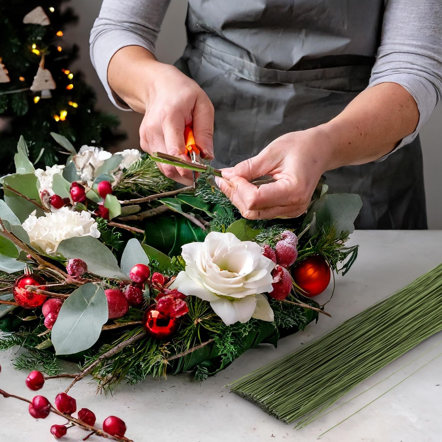 300 Pieces Green 18 Gauge Floral Wire Stems for DIY Crafts, Artificial Flower Arrangements (16 In)