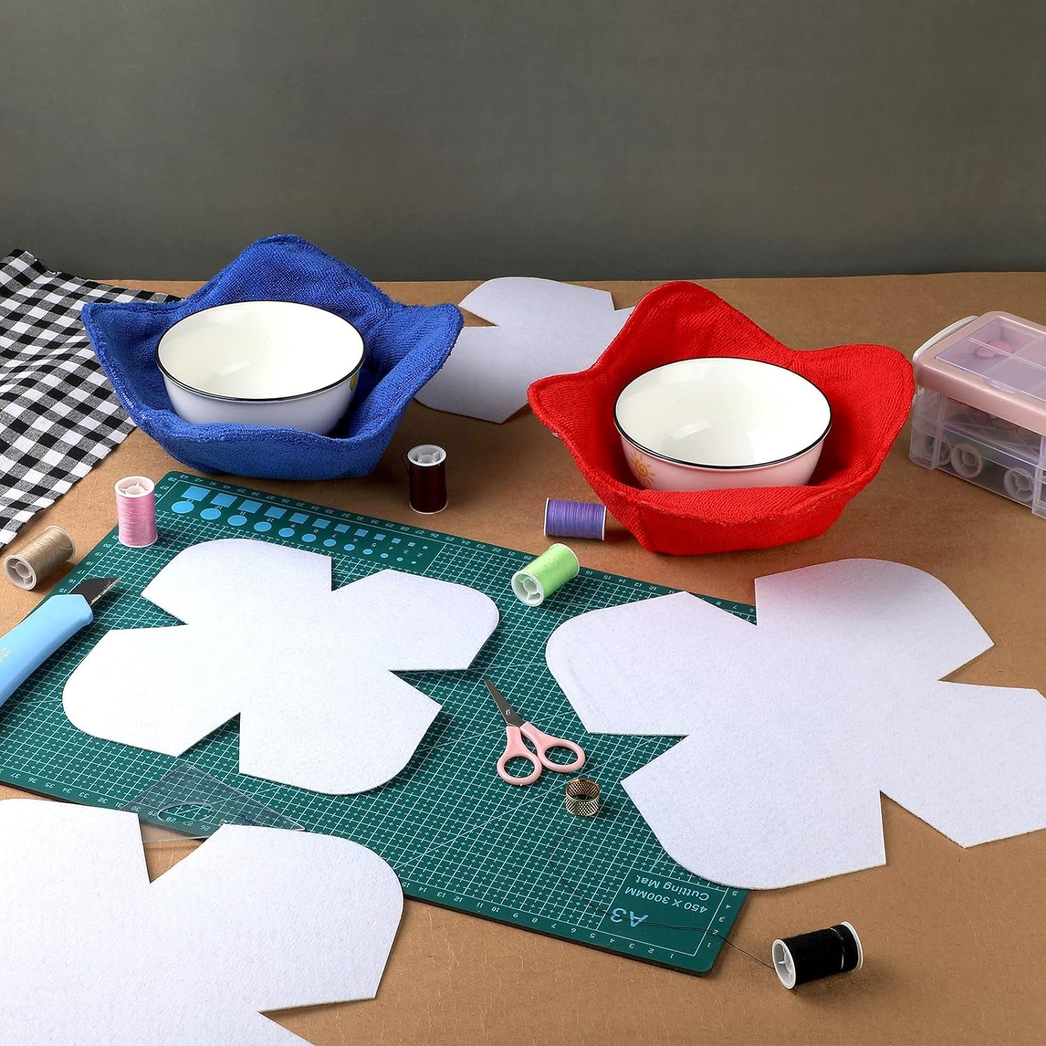 24 Pcs Cozy Pre Cut Batting Microwave Quilt Batting Fabric Batting for Quilting Bowl Cozy Pattern Template Bowl Wrap Cut on Fold Template for Sewing DIY,9.84 X 9.84 Inch, 7.8 X 7.8 Inch