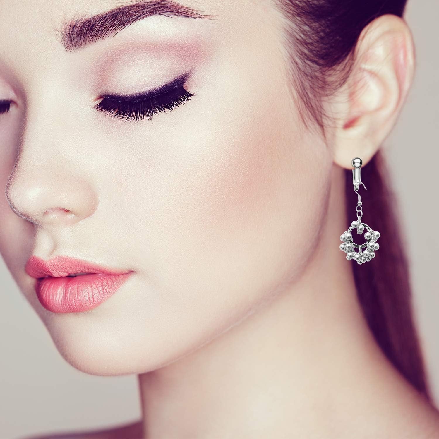 30 Pieces Clip-On Earring Converters Non-Pierced Earring Findings Dangle Earring Clips with Easy Open Loop and Silicone Earring Pads for Daily Accessory, 3 Colors (Style A)